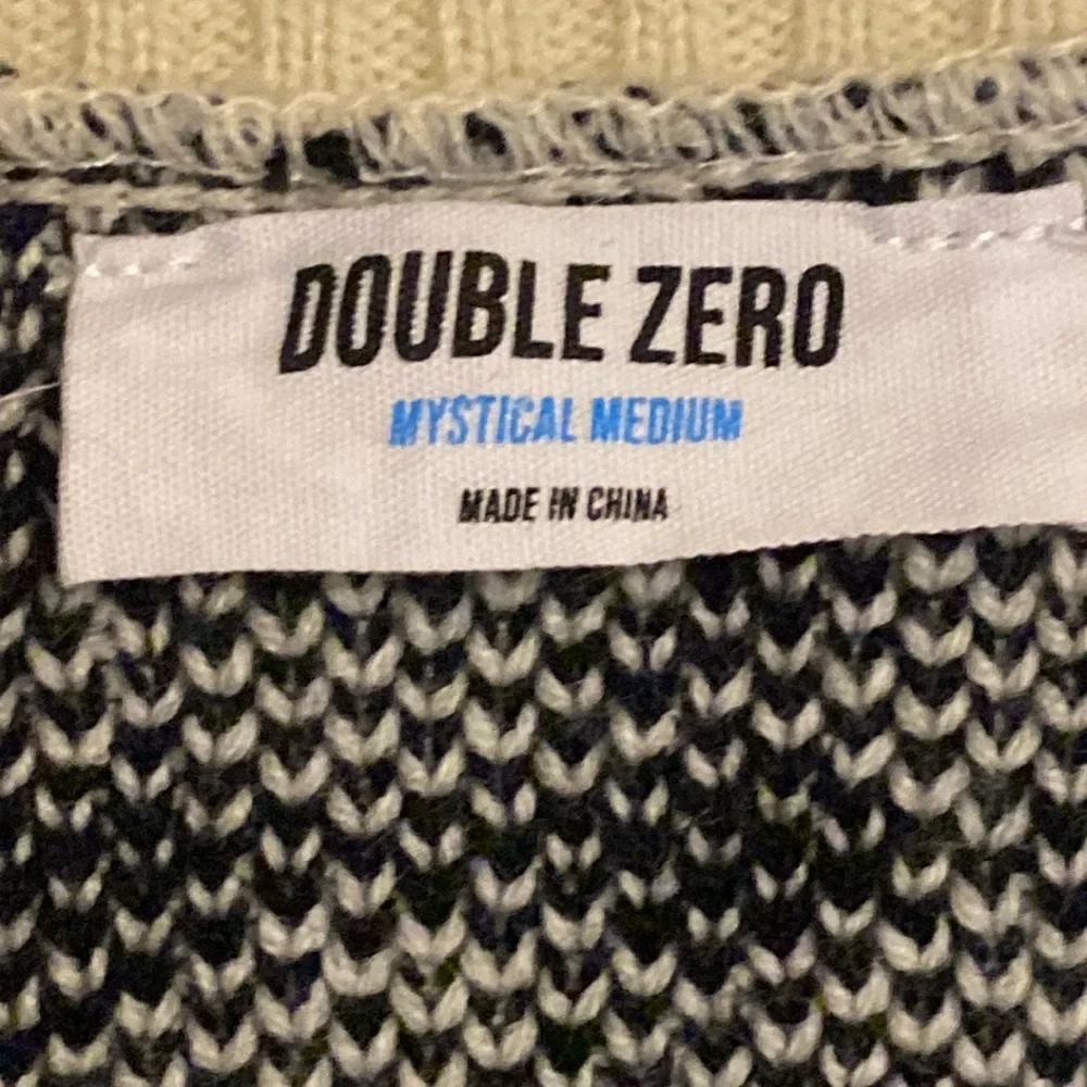 Double Zero Women’s  Oversized Houndstooth Sweater Vest - Picture 4 of 6